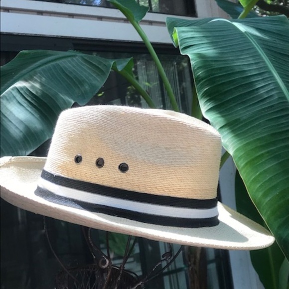 Fine Panama Hats - Picture 4 of 8